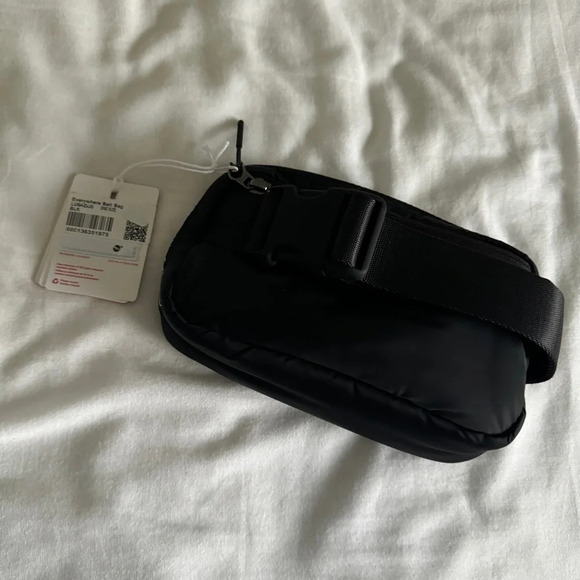 🆕🇨🇦 Lululemon Team Canada Everywhere Belt Bag Black - Picture 5 of 6
